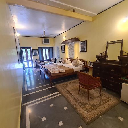 Kesar Bhawan Palace Маунт-Абу Экстерьер фото